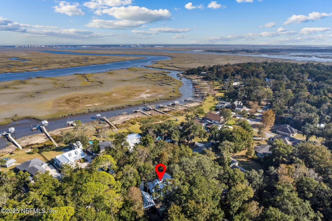 Photo of 97535 PIRATES POINT Road