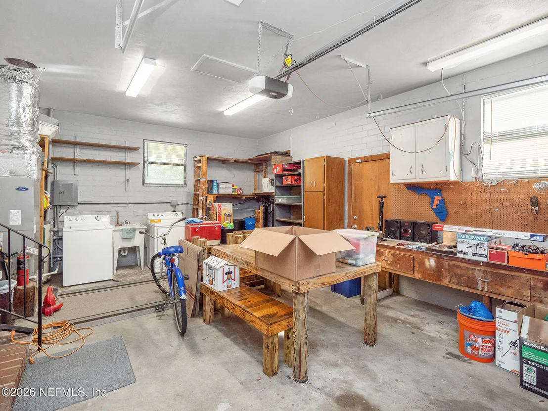 Photo of 5911 HYDE PARK Circle