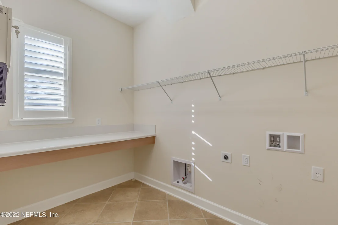 Photo of 276 MANOR Lane