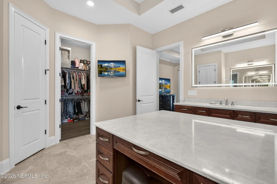 Photo of 287 VALE Drive