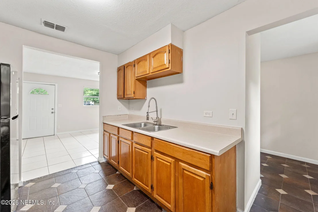 Photo of 6781 TINKERBELL Lane
