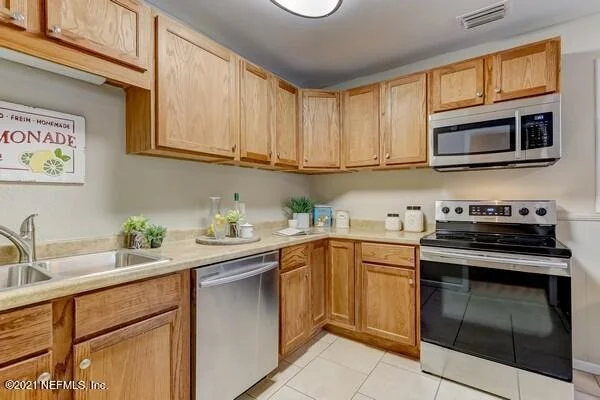 Photo of 144 LIGHTHOUSE Road W
