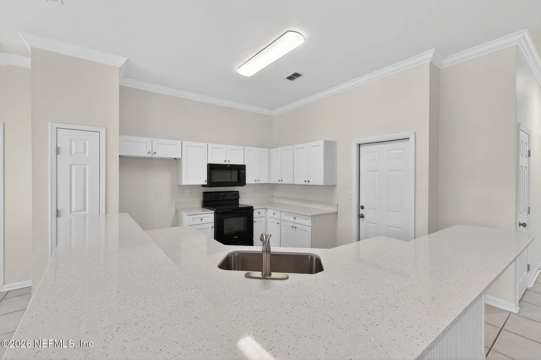 Photo of 121 E NOTTINGHAM Drive