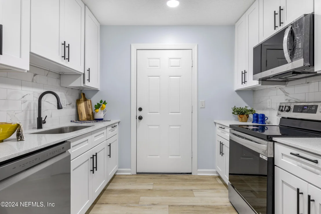 Photo of 498 ARLINGTON Road N