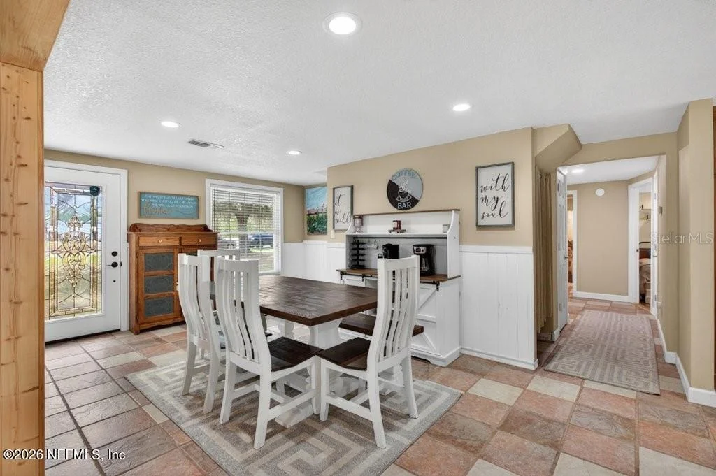 Photo of 121 DAREN Drive