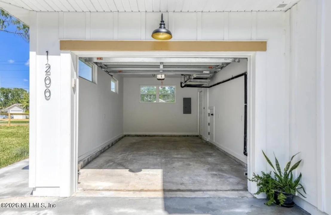 Photo of 1200 N CLAY Street