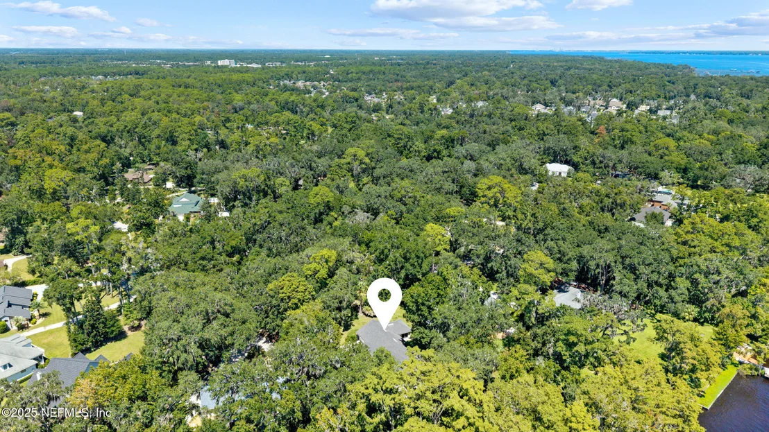 Photo of 686 FREDERIC Drive