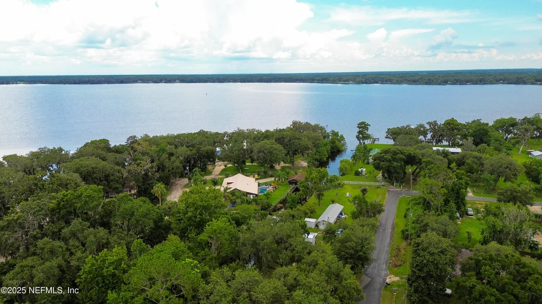 Photo of 112 RIVER RD Drive