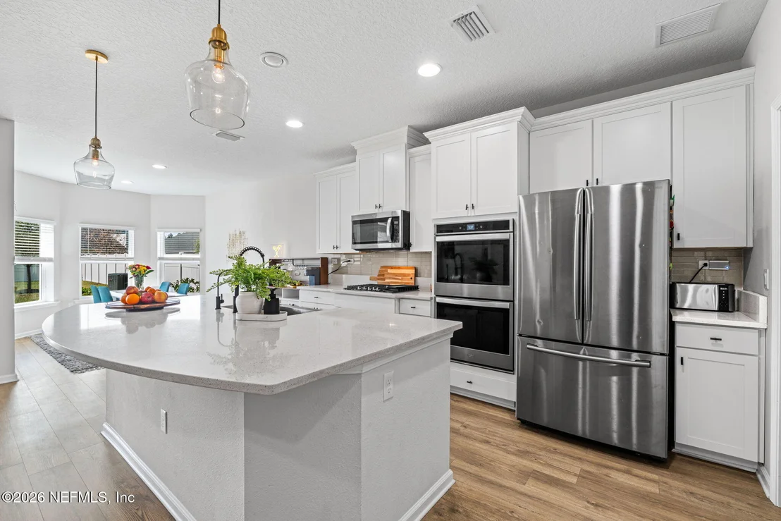 Photo of 637 WATERVALE Drive