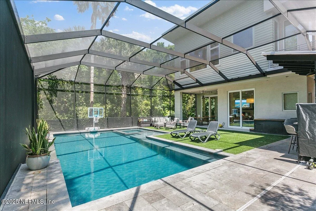 Photo of 2446 SEMINOLE Road