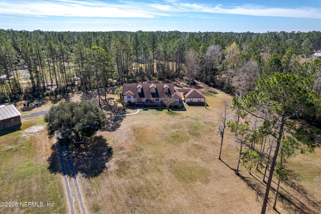 Photo of 8404 NESBITT Road
