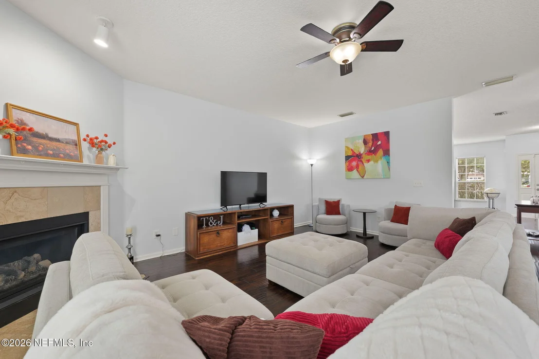 Photo of 1341 RIVER CITY Street