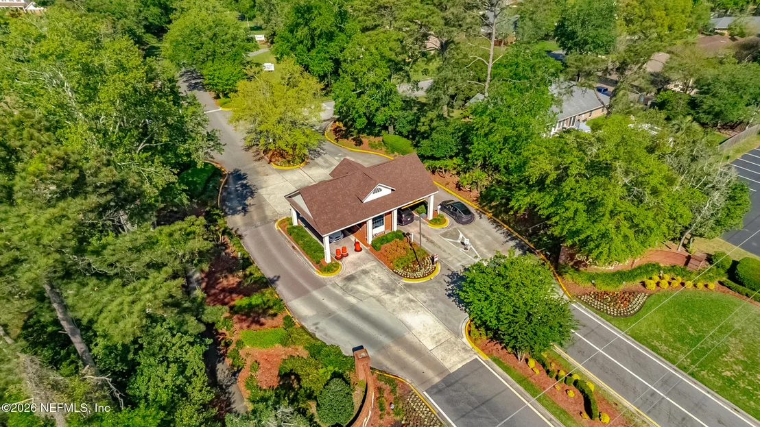 Photo of 752 CAMERON Drive