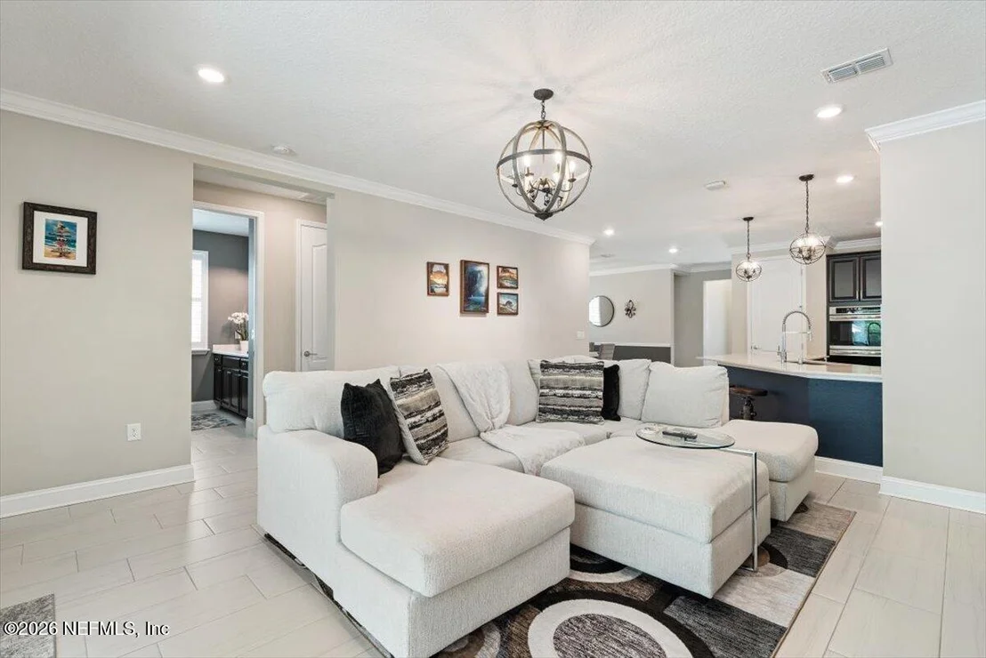 Photo of 472 GLORIETA Drive
