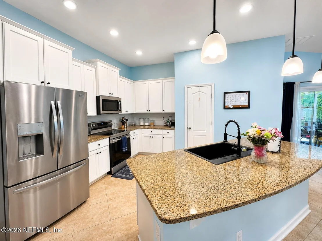 Photo of 423 SAMARA LAKES Parkway