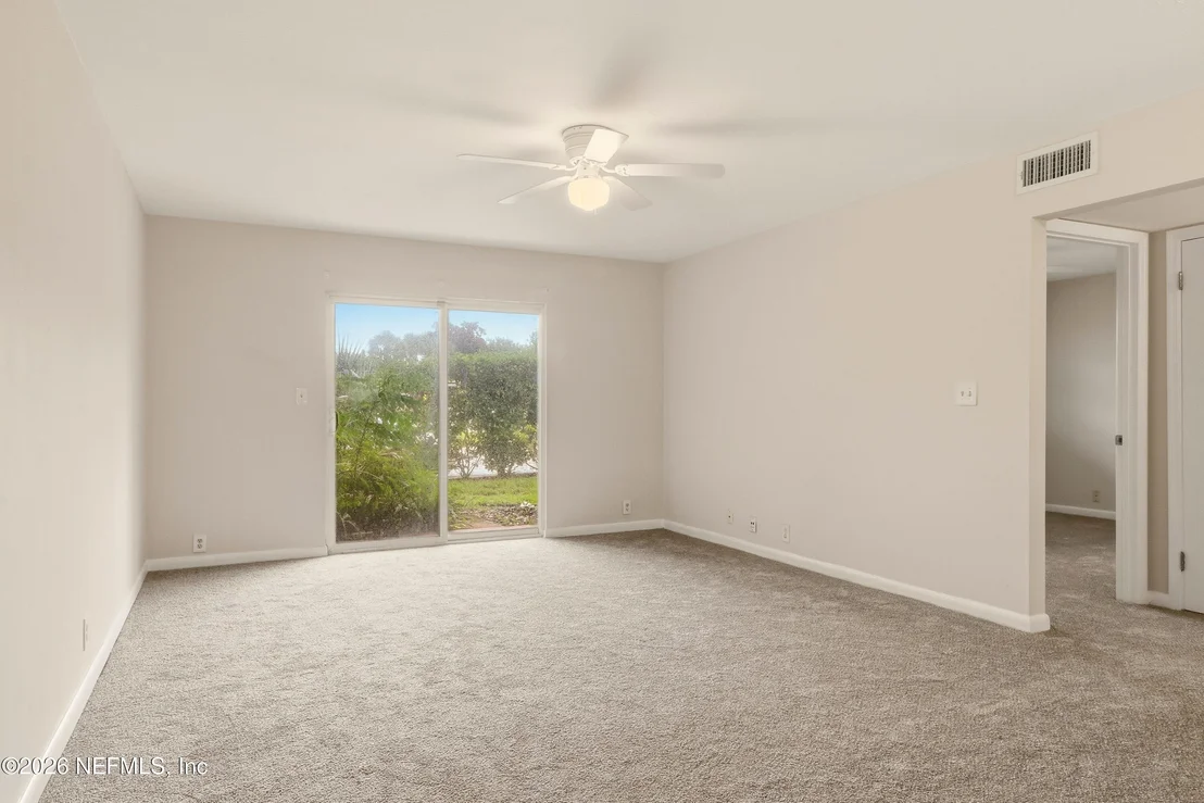 Photo of Unit 5A at 22 COMARES Avenue