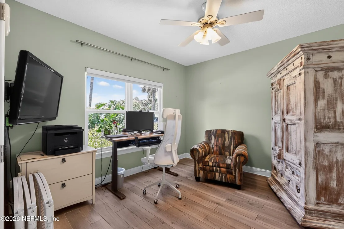 Photo of 1115 PALM Circle