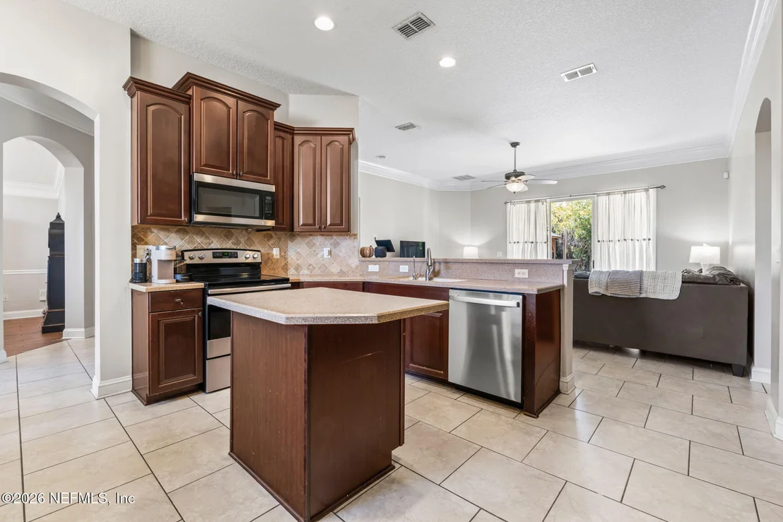 Photo of 1121 WESTFIELD Way