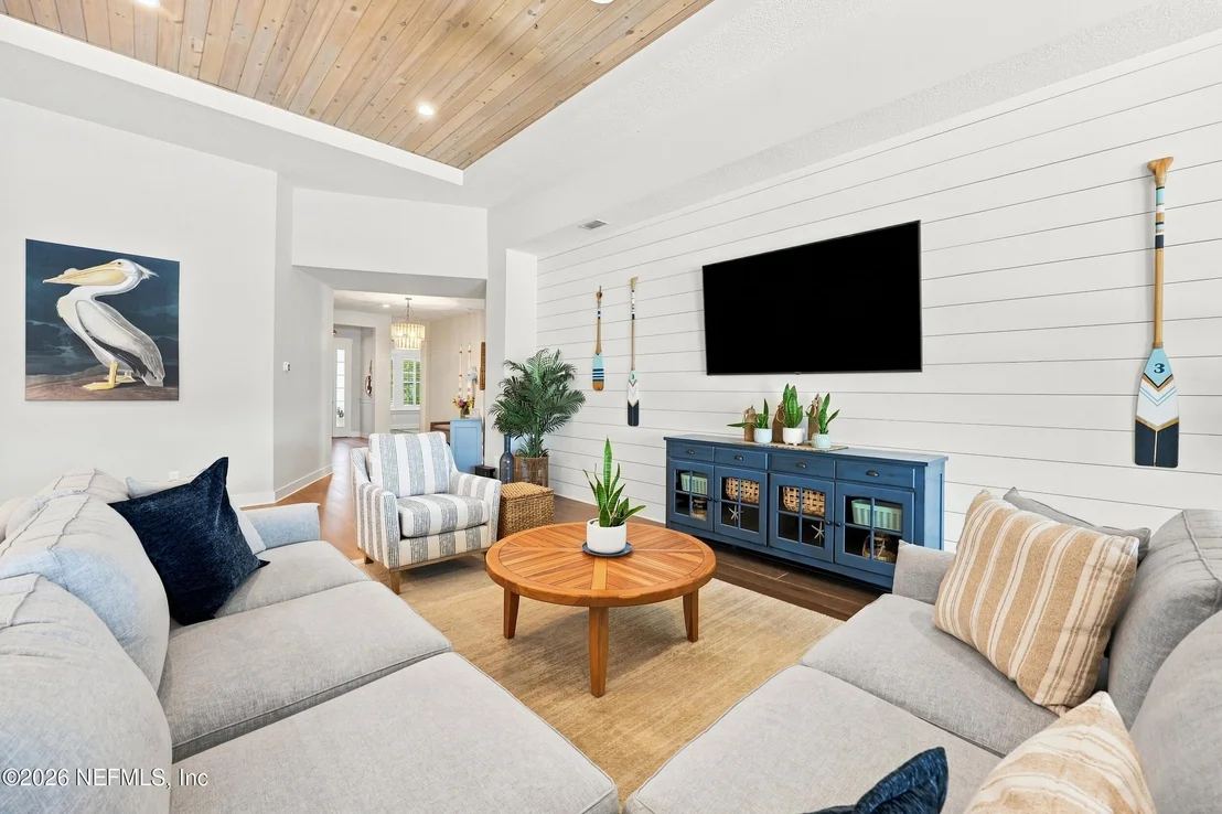 Photo of 220 PINE HAVEN Drive