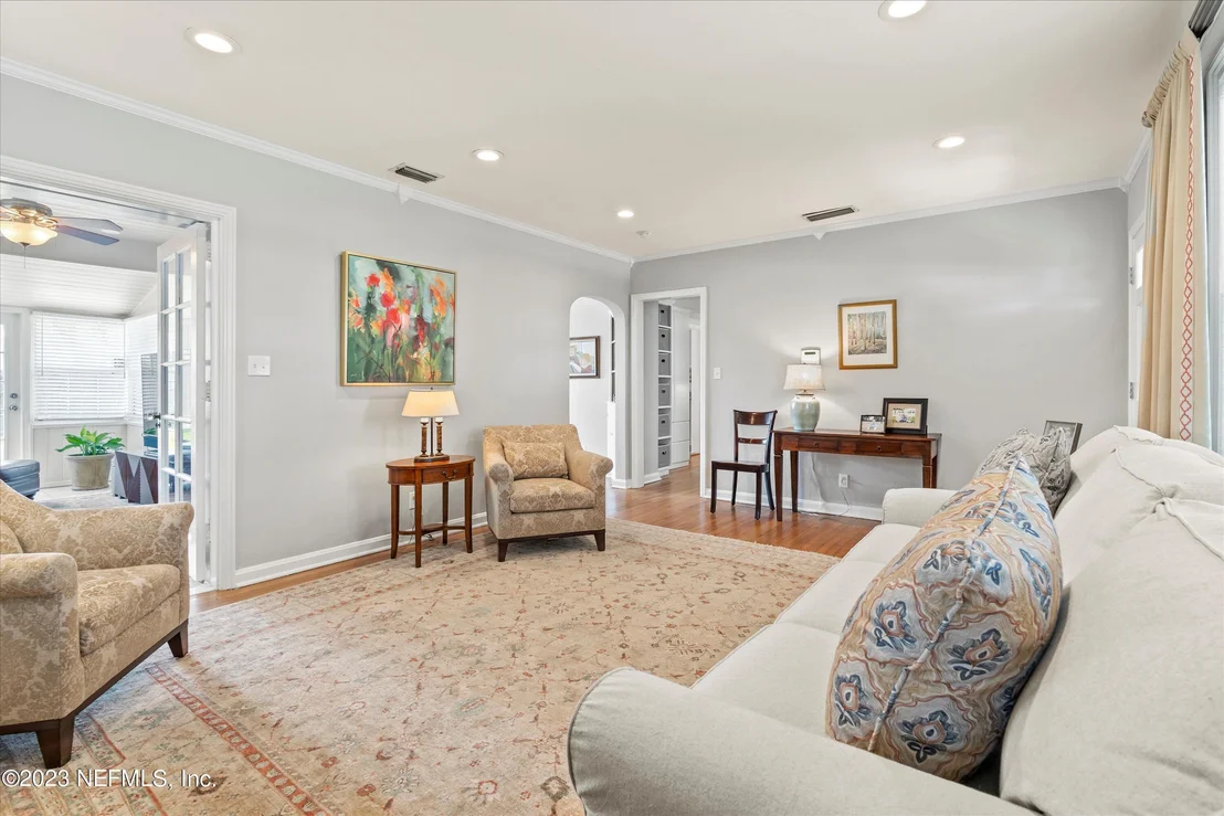 Photo of 1434 PINETREE Road