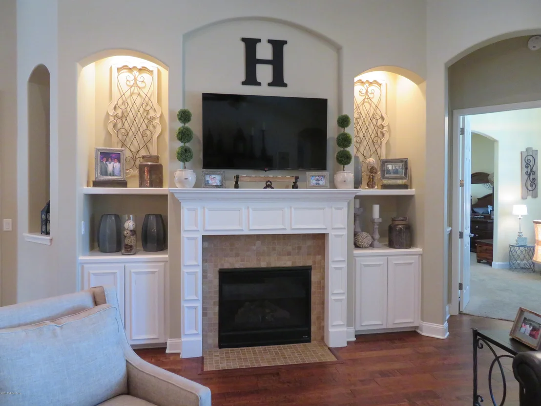 Photo of 106 AVERLEY Way