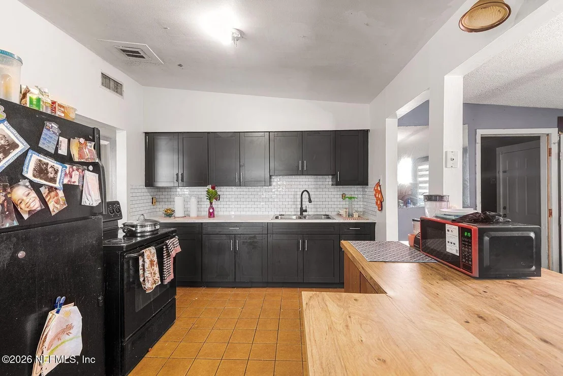 Photo of 2618 ABERCORN Road