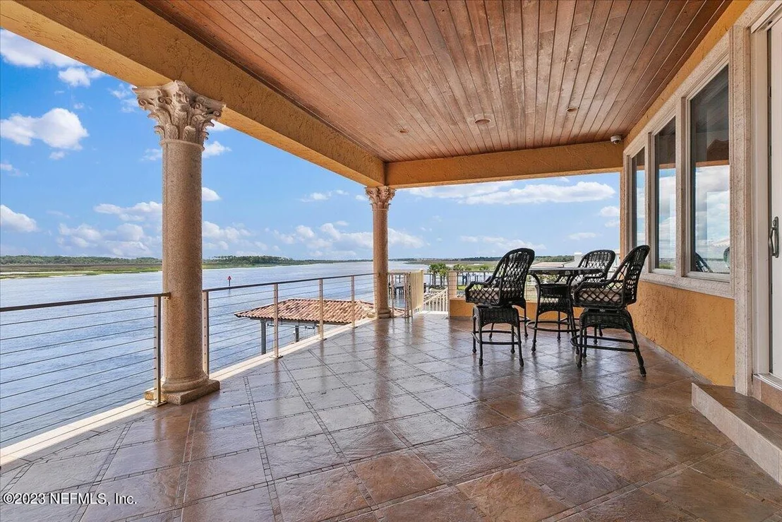 Photo of 1261 DELFINO Drive