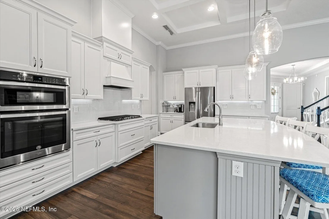 Photo of 195 GLENNEYRE Circle
