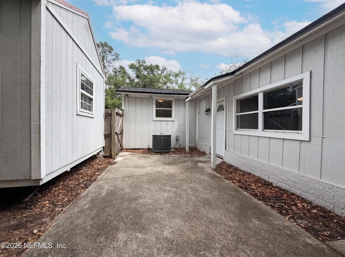 Photo of 7008 THURSTON Road
