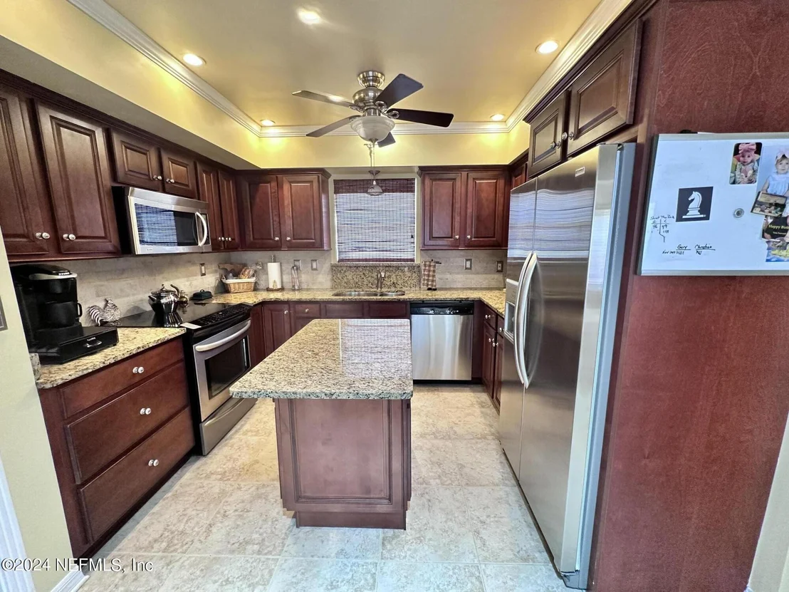 Photo of 1283 HARBOR OAKS Road