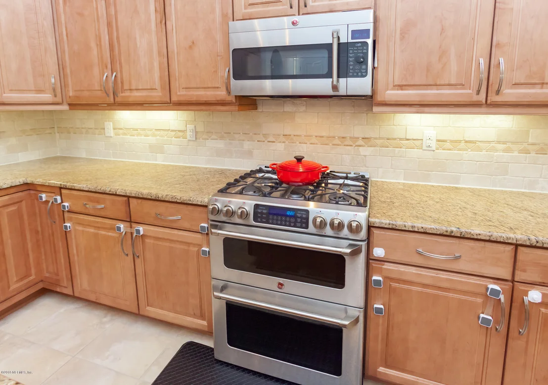 Photo of 216 VALE Drive