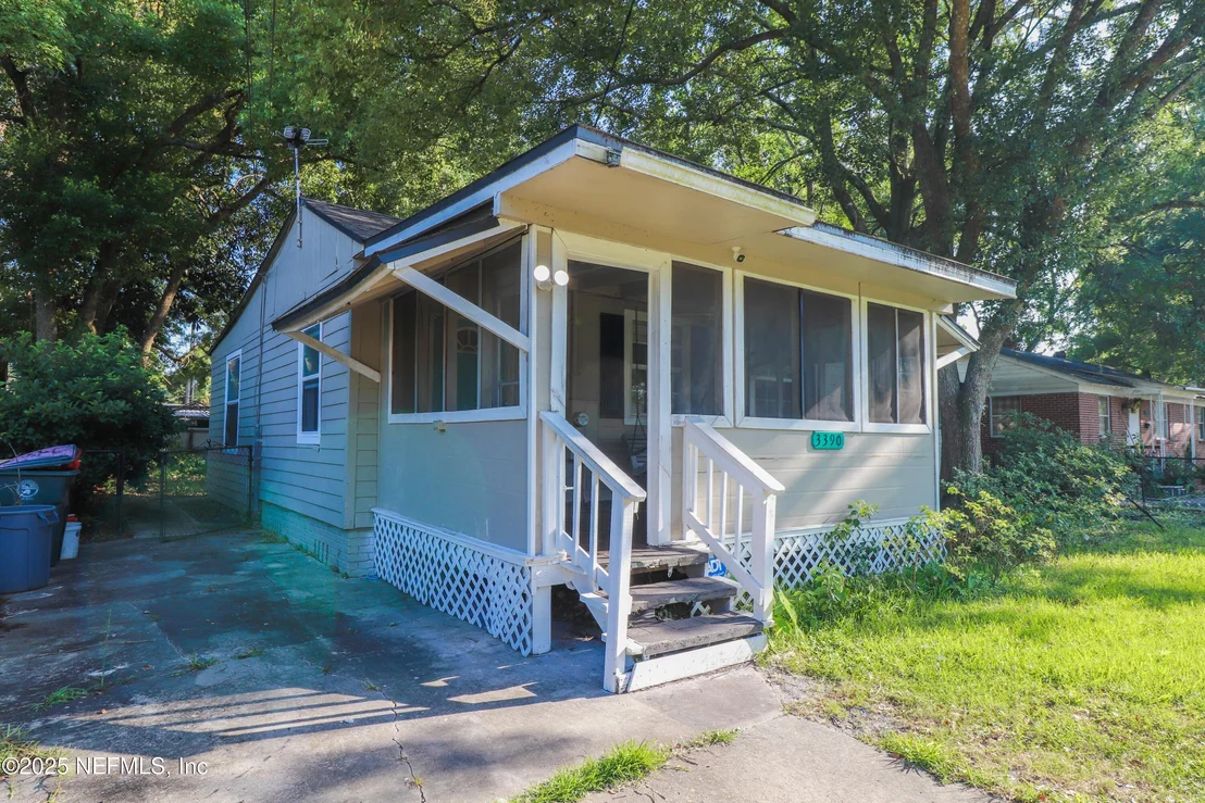 Photo of 3390 SHERIDAN Road