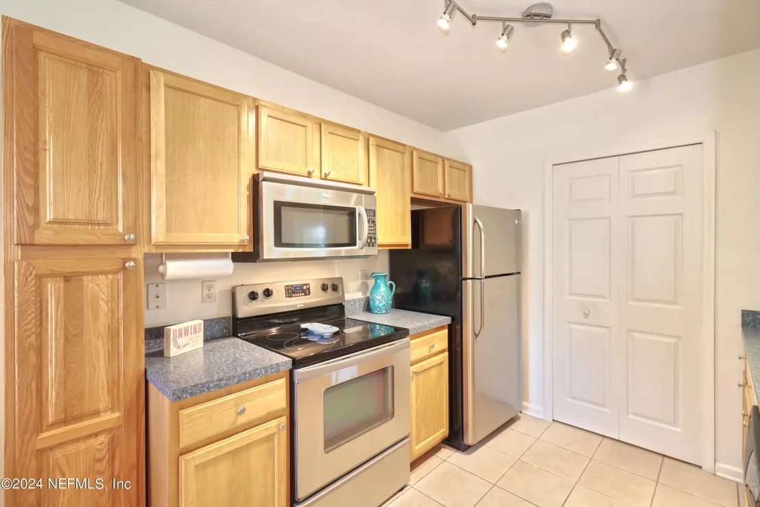Photo of 1802 PRESTWICK Place