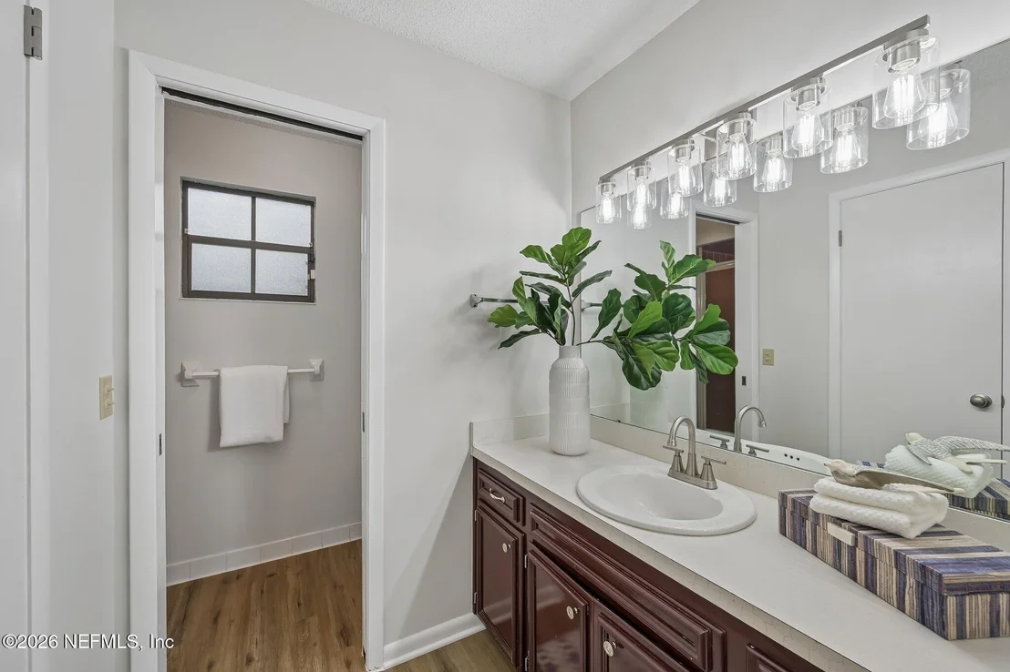 Photo of 200 DEBARRY Avenue