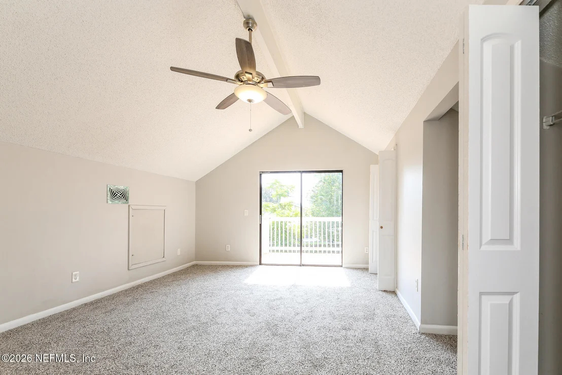 Photo of 2437 OAKVIEW Drive