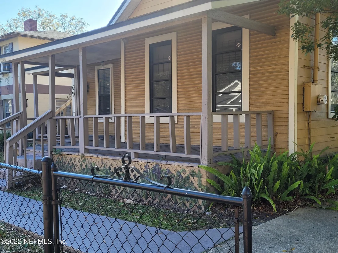 Photo of 1028 DANIEL Street