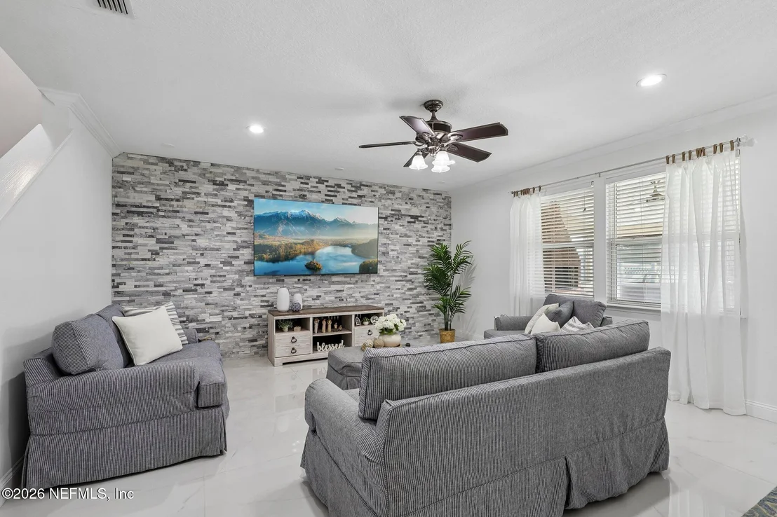 Photo of 536 GLENDALE Lane
