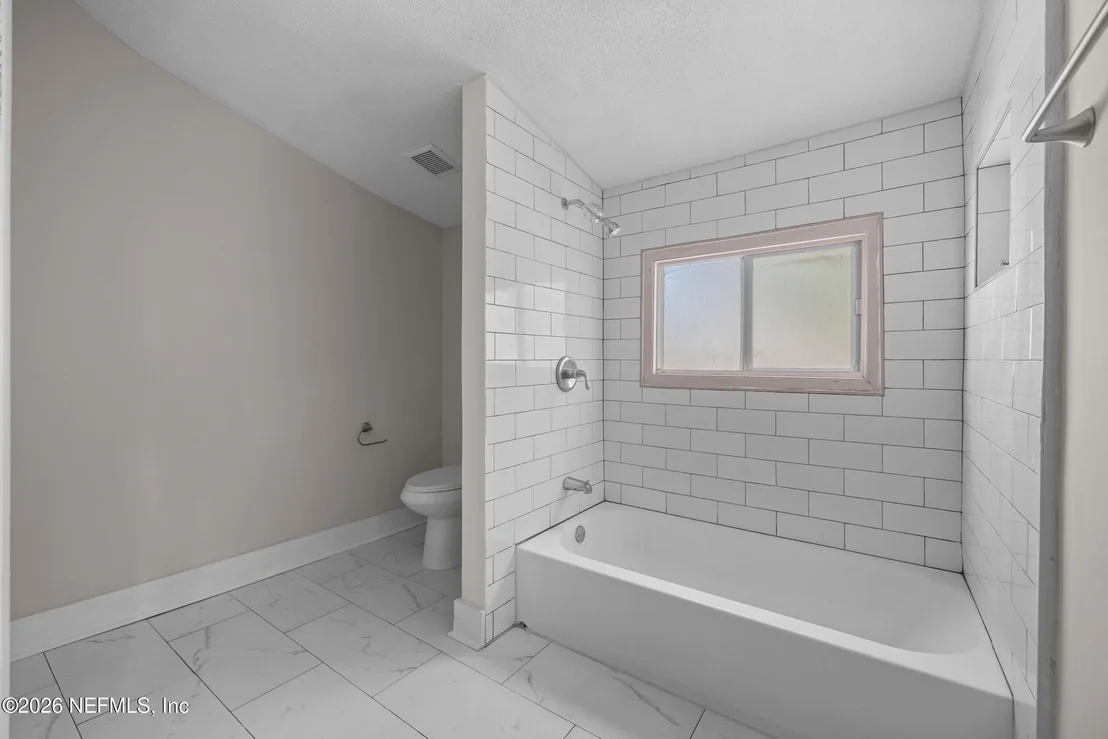Photo of 4003 WALNUT Street