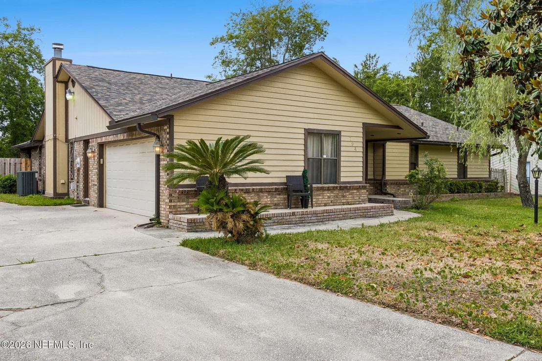 Photo of 794 CAMERON Drive
