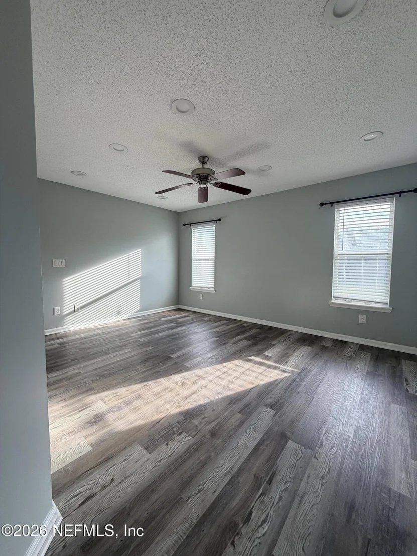 Photo of 398 PRINDLE Drive E