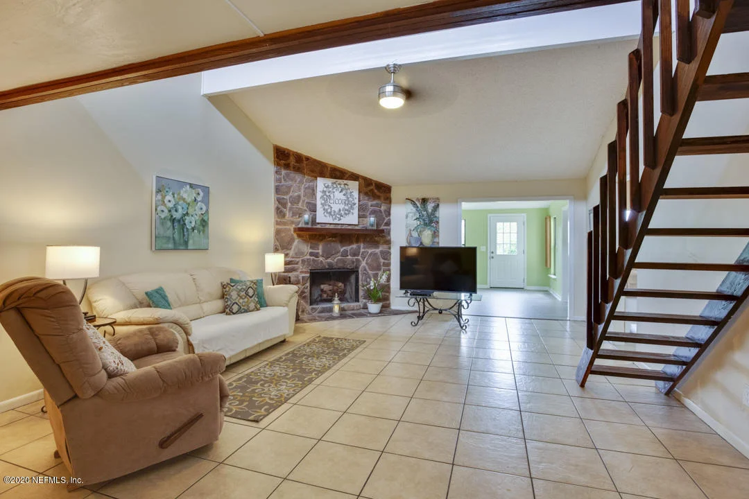 Photo of 2428 OAKVIEW Drive
