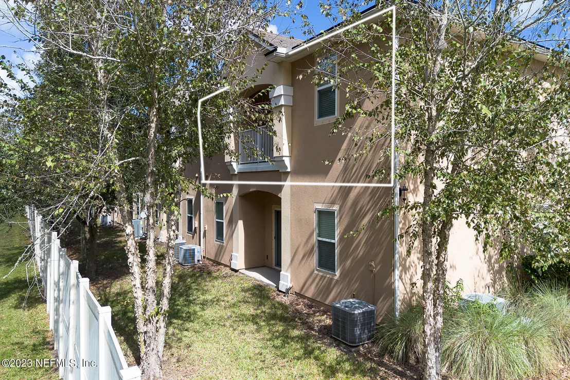 Photo of 303 GOLDEN LAKE Loop