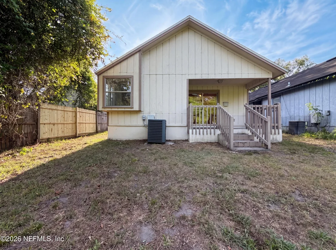 Photo of 2512 TOWNSQUARE Drive