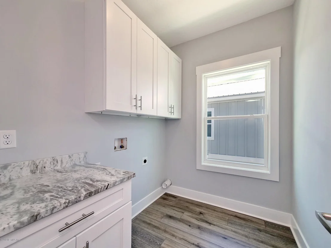 Photo of 230 DAVIS Street
