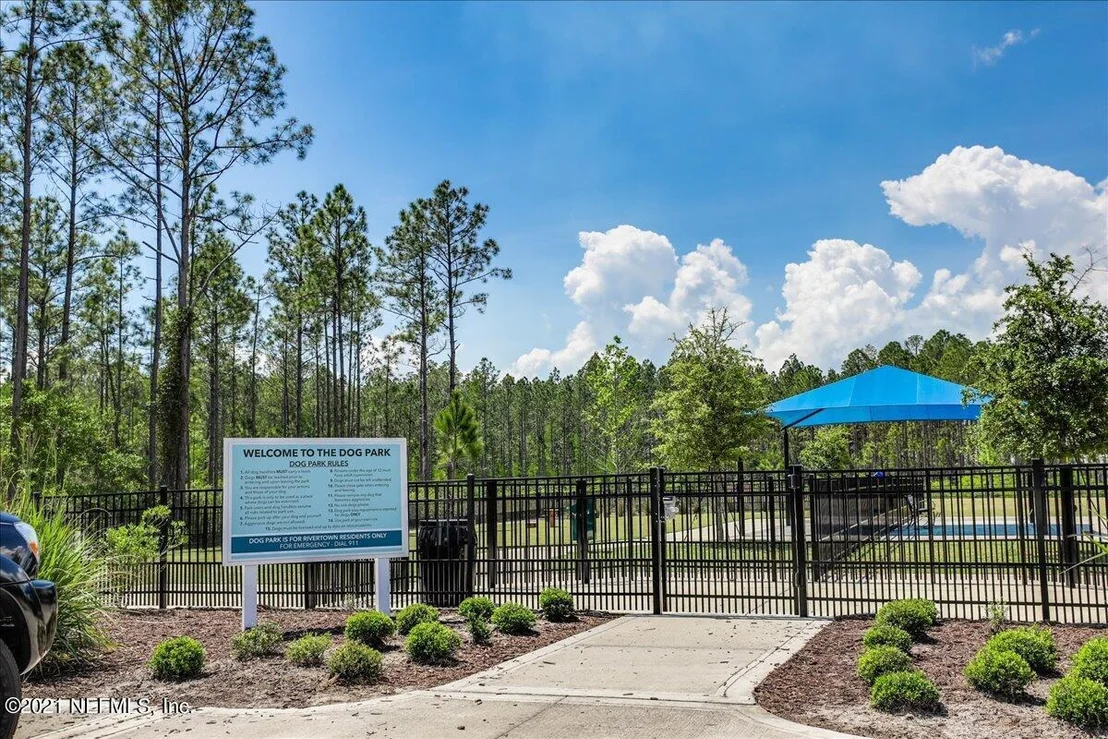 Photo of 105 OAK SHADOW Place