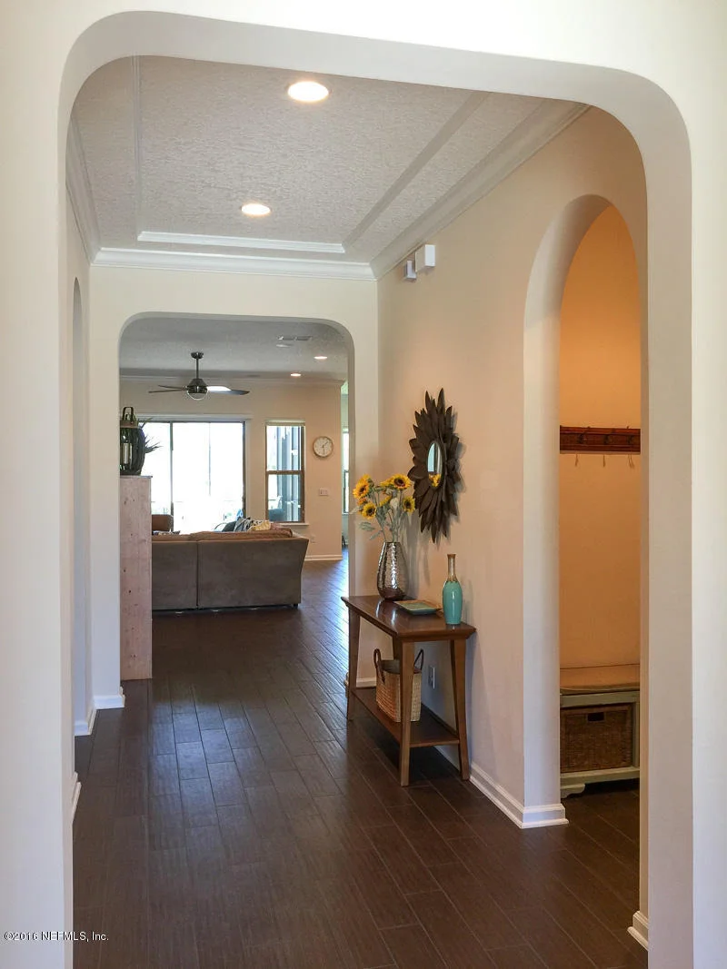 Photo of 324 CAMERON Drive