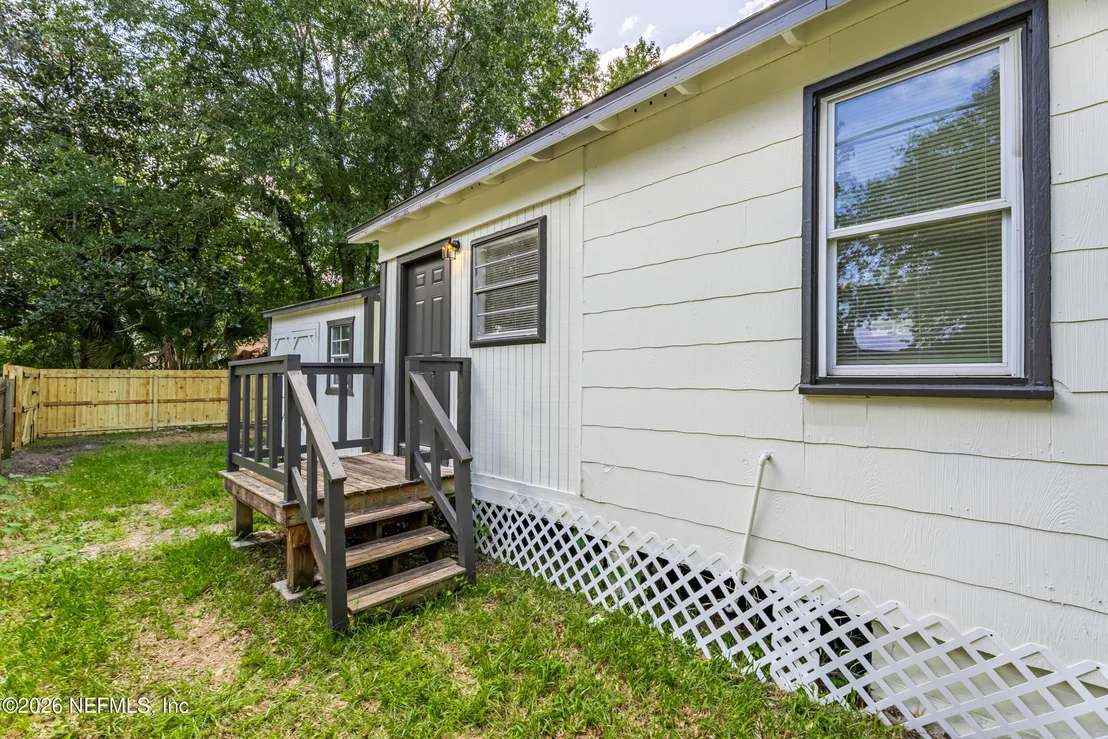 Photo of 4802 LOUISA Terrace