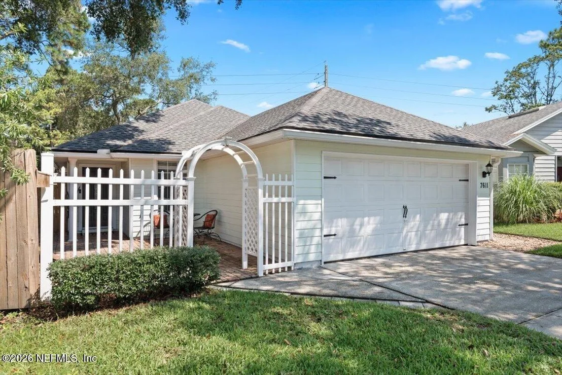 Photo of 7611 LEAFY FOREST Way