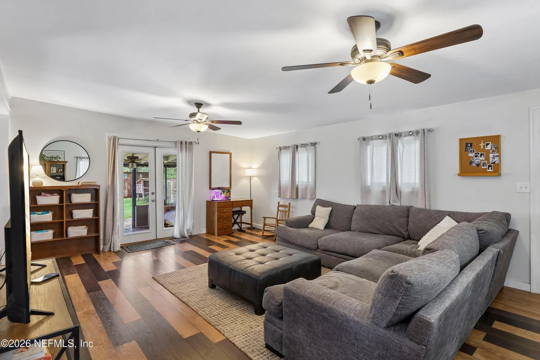 Photo of 2252 MILLS Road