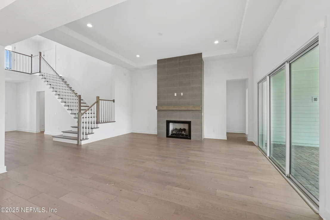 Photo of 264 HILLENDALE Circle